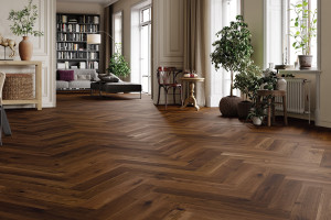 Паркетна дошка Barlinek PURE Classico Line англійська ялинка Дуб Trapani FAMILY, матовий лак,коричневий димчастий, брашований, 4-х стороння мікрофаска, 14*130*725 мм