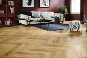 Паркетна дошка Barlinek  PURE Classico Line англійська ялинка Дуб Freshy Family, матовий лак, брашований, 4-х стороння мікрофаска, 14*130*725 мм