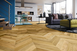 Паркетна дошка Barlinek - PURE Classico Line французька ялинка Дуб Caramel, матовий лак, 4-х стороння фаска, брашування, 14*130*725 мм