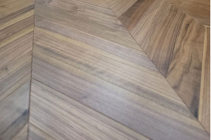 Паркет Французька ялинка Brand Wood американський горіх 14х90х500 мм
