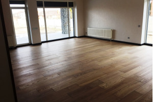 Комплекс: Масивна дошка ArkWood дуб рустик + укладання на стяжку + клей та супутні матеріали