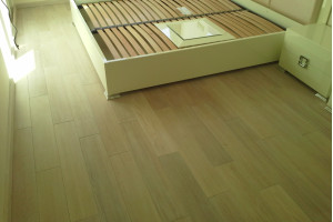 Укладання масивної дошки із заводською обробкою з пристроєм основи з фанери+вартість матеріалів