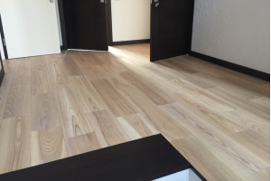 Укладання паркету із заводською обробкою (малюнок французька | ризька | угорська ялинка, ) на стяжку + ПУ клей Renove