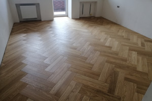 Укладання паркету із заводською обробкою з влаштуванням основи з фанери (малюнок французька | ризька | угорська ялинка, )