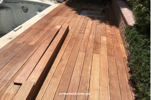 Укладання терасної дошки дерев'яної в основі з перепадами висот до 45мм