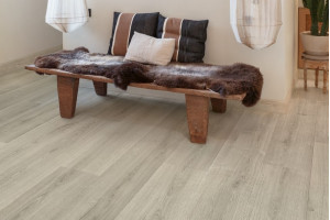 Ламінат Quick-Step Capture Дуб шліфований сірий, 32 клас, фаска 4v, водостійкий, 9*212*1380 мм