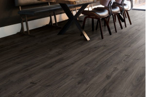 Ламінат Quick-Step Eligna Дуб темний Ньюкасл, 32 клас, без фаски, вологостійкий, 8*156*1380 мм