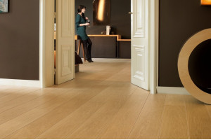 Ламінат Quick-Step Largo Дуб лакований натуральний, 32 клас, фаска 4v, влагостійкий, 9.5*205*2050 мм