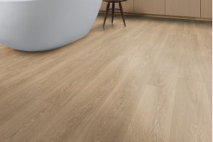 Ламінат Quick-Step Majestic Дуб долина світло-коричневий, 32 клас, фаска 4v, вологостійкий, 9.5*240*2050 мм