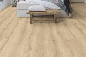 Ламінат Quick-Step Majestic Дуб пустеля світлий натуральний, 32 клас, фаска 4v, вологостійкий, 9.5*240*2050 мм