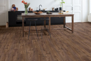 Quick-Step вініл Bloom Дуб осінній шоколад, 33 клас, водостійкий, замковий, фаска 4v, брашований, підкладка, 6*209*1494 мм