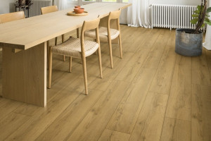 Ламінат Quick-Step Classic Дуб медовий коричневий, 32 клас, фаска 4v, вологостійкий, 8*190*1200 мм