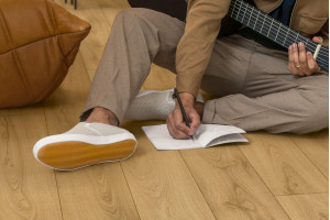 Ламінат Quick-Step Classic Дуб пісочний, 32 клас, фаска 4v, вологостійкий, 8*190*1200 мм