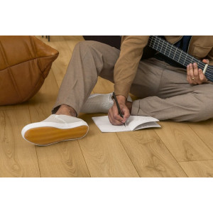 Ламінат Quick-Step Classic Дуб пісочний, 32 клас, фаска 4v, вологостійкий, 8*190*1200 мм