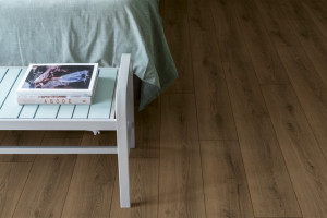 Ламінат Quick-Step Classic Дуб теплий коричневий, 32 клас, фаска 4v, вологостійкий, 8*190*1200 мм